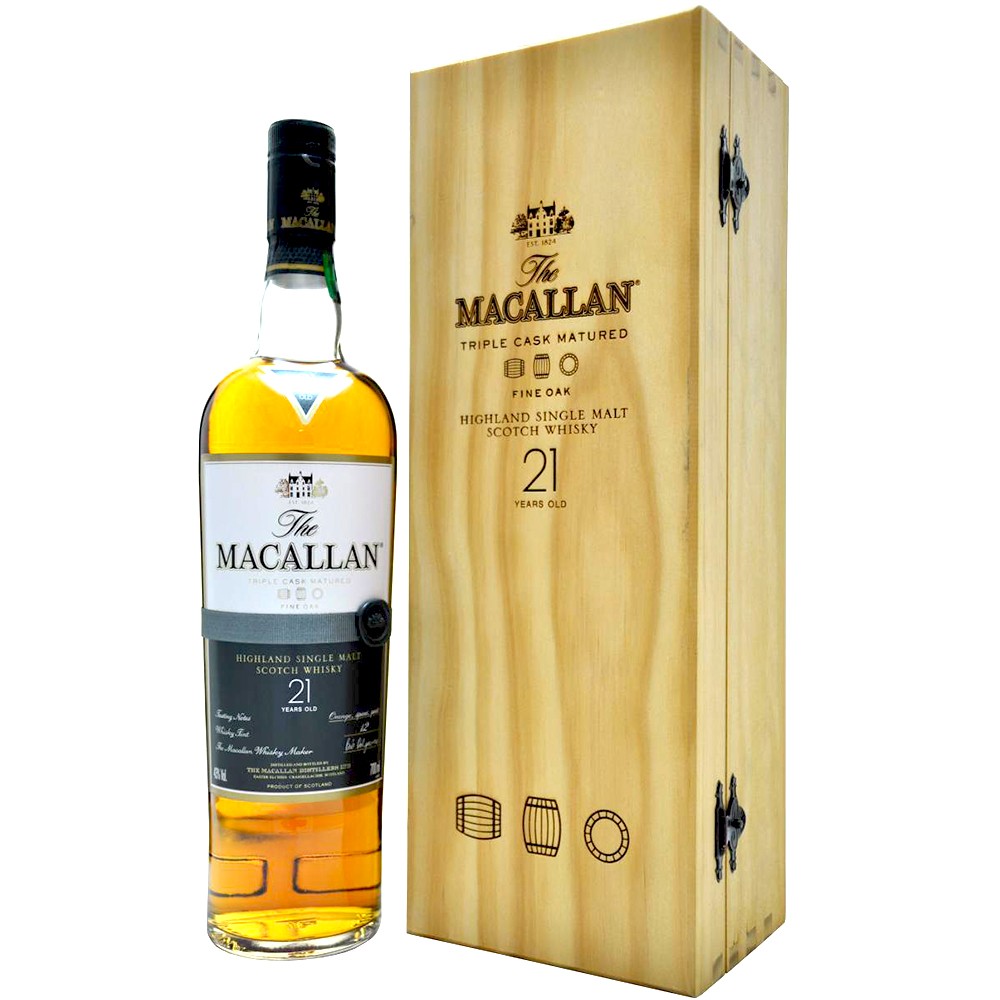 Rượu Macallan 21 Fine Oak là loại Single Malt được trưởng thành trong 3 loại thùng khác nhau trong vòng ít nhất 21 năm
