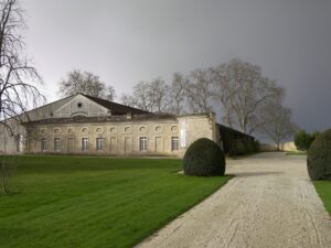 Chateau d’Armailhac trước đây là một phần của những vườn nho đồ sộ mà chúng ta biết đến ngày nay với tên gọi Chateau Mouton Rothschild.