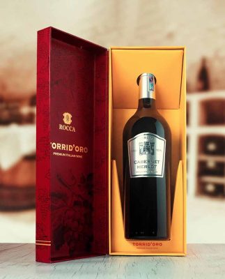 Rượu vang Torri doro Cabernet Merlot là dòng vang làm nên thương hiệu của nhà rượu Rocca biệt danh “The farmily’s choice”.