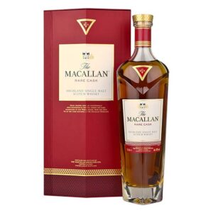 Rượu Macallan Rare Cask gói gọn trong hai cụm từ quý hiếm và nồng nàn. Rượu được chế tác thủ công từ 16 thùng gỗ sồi