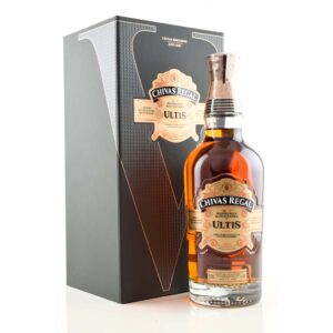 Rượu Chivas Ultis là dòng rượu đầu tiên của hãng phối trộn từ các dòng Malt Whisky với nhau (Single malt)