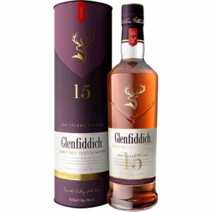 Rượu Glenfiddich 15 năm là loại rượu mang hương vị ấm áp và cay truyền tải bởi thuật giả kim Solera Vat.