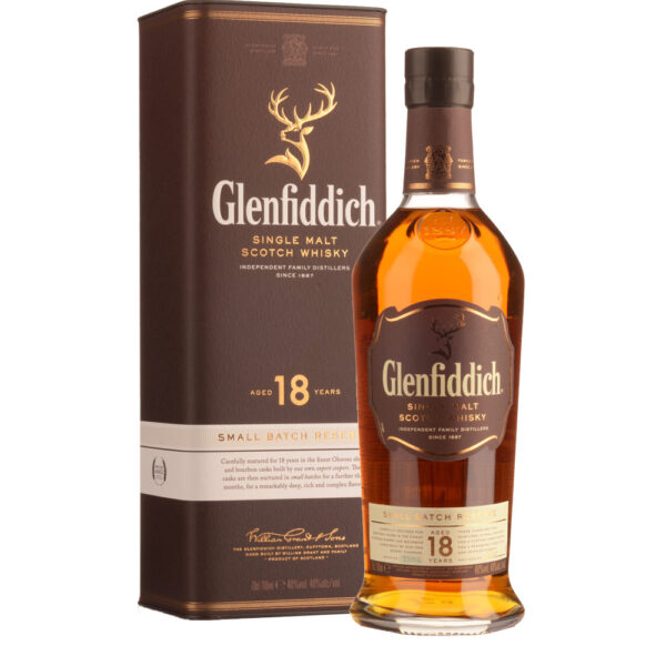 Rượu Glenfiddich 18 là sự kết hợp hương vị từ thùng gỗ Sồi Tây Ban Nha Oloroso và hương gỗ Sồi từ Thùng gỗ Mỹ