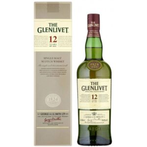 Rượu Glenlivet 12 có màu xanh tuyền biểu tượng của thung lũng Livet , là loại rượu Single Malt Scotch Whisky hàng đầu Thế giới