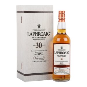 Rượu Laphroaig 30 năm là sự tiếp nối của phiên bản giới hạn 32 năm tuổi ra mắt năm 2015. Mẫu 2016 chính là Laphroaig 30 năm đầu tiên tung ra thị trường