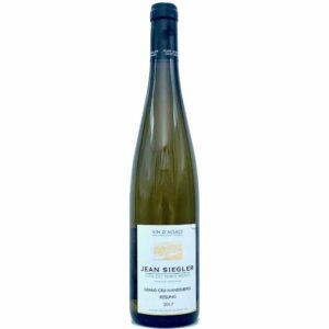 Rượu vang Jean Siegler Grand Cru Mandelberg Riesling là dòng vang trắng thuộc phân hạng cao nhất của Pháp, được lên men từ 100% giống nho Riesling