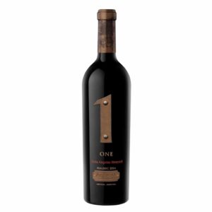 Rượu vang One Dona Angeles Vineyard Malbec là một loại rượu vang phiên bản giới hạn bao gồm 87% Malbec và 13% Cabernet Franc và được đánh số riêng