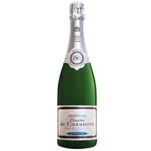 Rượu Champagne Charles De Cazanove Brut sử dụng ba giống nho chính với tỷ lệ là 10% Chardonnay, 60% Pinot Noir, 30% Pinot Meunier.