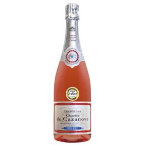 Rượu Champagne Charles De Cazanove Rose sử dụng nho với tỷ lệ là 15% Chardonnay, 50 % Pinot Noir, 20% Pinot Meunier, 15% Côteaux Champenois Rouge
