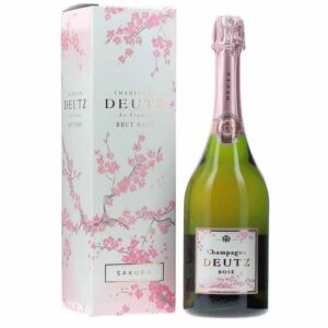 Rượu Champagne Deutz Rose Sakura của nhà Champagne Deutz sở hữu 42 ha vườn nho, cung cấp 20% lượng nho của mình