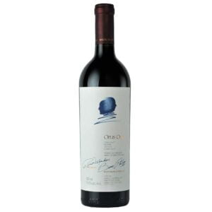 Opus One 2003 có mùa vụ thu hoạch năm 2003 bắt đầu vào ngày 17 tháng 9 và kết thúc vào ngày 2 tháng 11, một ngày trước khi những trận mưa lớn mùa thu
