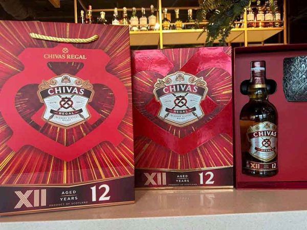 Chivas 12 hộp quà tết