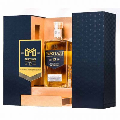 Mortlach 12 Hộp Quà Tết 2023 là khởi đầu của hành trình whisky mạch nha đơn cất. Âm thầm chín muồi trong thùng gổ sồi cao cấp nhất từ chấu âu và châu mỹ