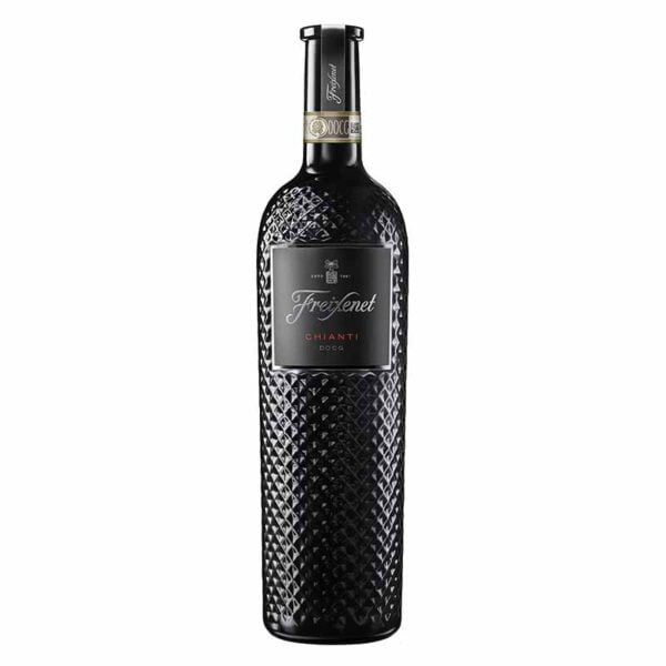 Rượu vang Freixenet Chianti DOCG đến từ những vườn nho đầy nắng ở Tuscany, trong vùng trùng tên với nó và được làm bằng nho Sangiovese truyền thống