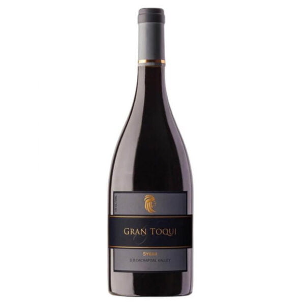 Rượu vang Gran Toqui Syrah là dòng rượu vang chile cấp độ Gran Reserva sử dụng 100% giống nho Syrah. Rượu được ủ trong thùng gỗ sồi 12 tháng.