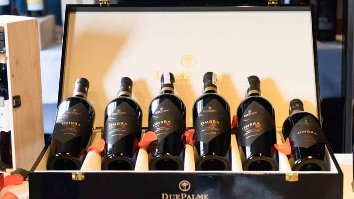 Rượu vang Due Palme Ombra Primitivo Di Manduria DOP Limited Edition là kiệt tác tinh tế của giống nho Primitivo đến từ nhà rượu Due Palme.