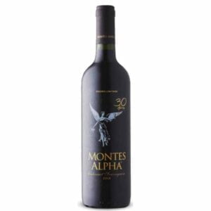 Rượu vang Montes Alpha Cabernet Sauvignon 2018 là loại rượu được phát hành bởi nhà rượu Montes cho lể kỷ niệm 30 năm thành lập nhà rượu.