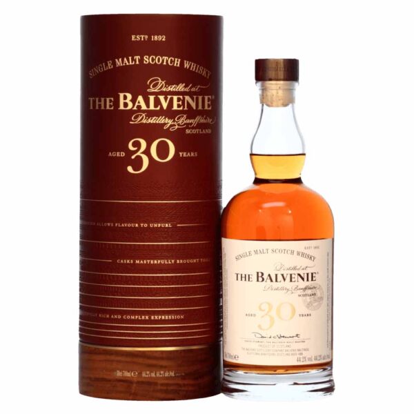 Rượu Balvenie 30 Năm được bậc thầy mạch nha David C. Stewart MBE của nhà The Balvenie kết hợp các thùng gỗ sồi truyền thống và châu Âu